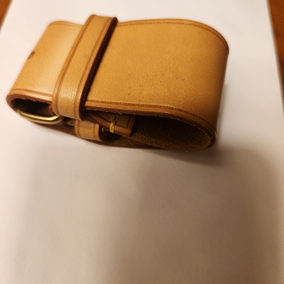 Authentic Louis Vuitton Poignet - Picture 2 of 2